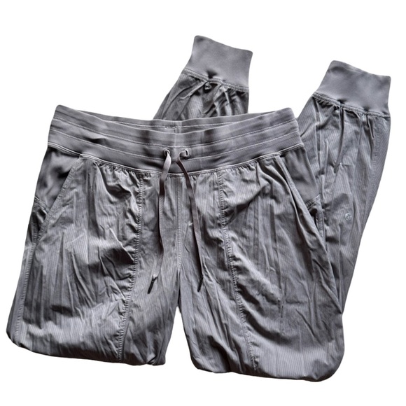 RARE Lululemon Dance Studio Jogger 28” – Half Moon Color, Size 10 (Like New) - Picture 10 of 13